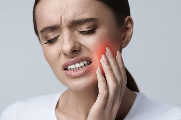 Natural Remedies for Gum Pain: 5 Effective Solutions